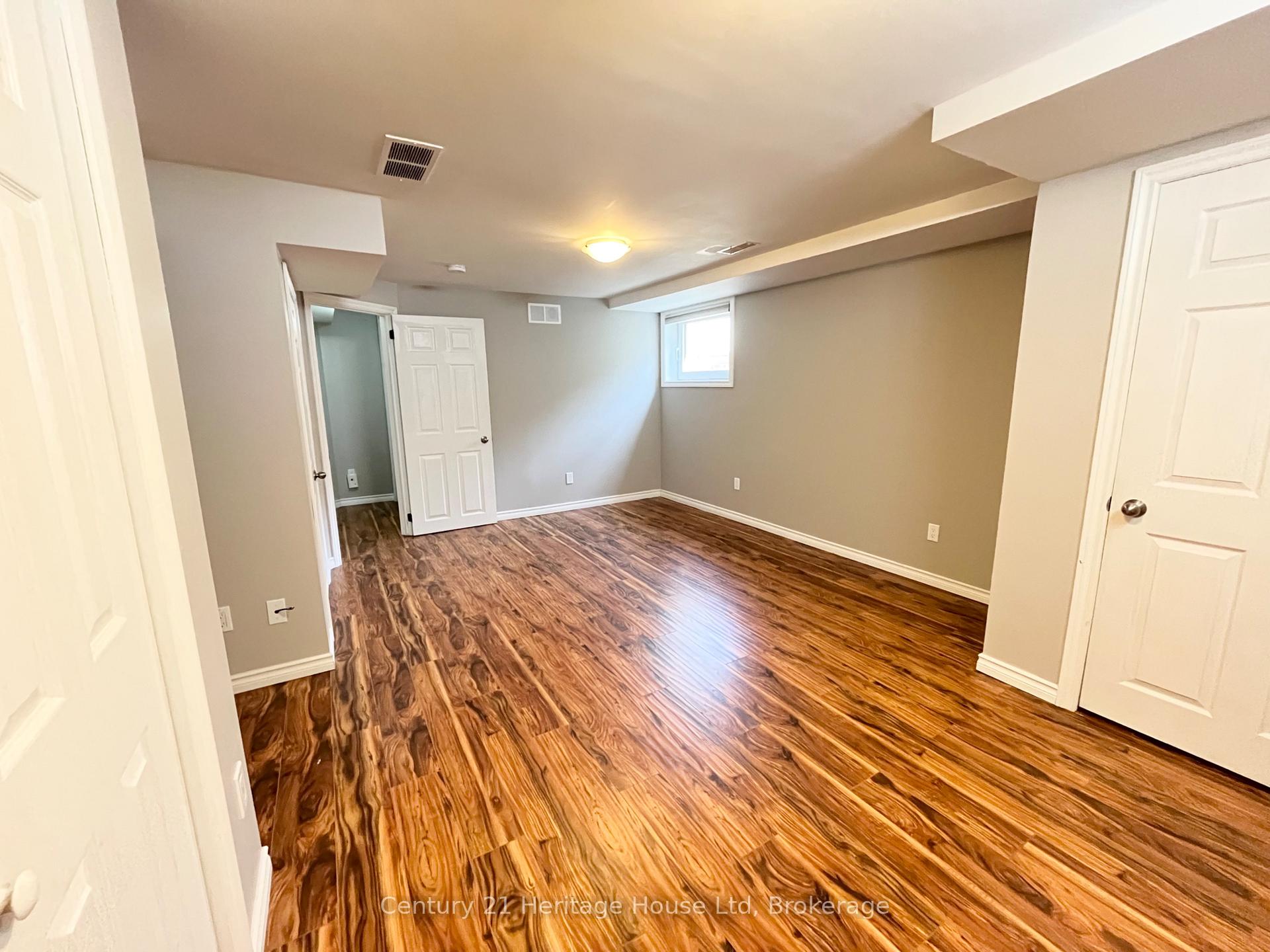 Photo 16 of 375 West Acres Drive, Guelph, Willow West/Sugarbush/West Acres — HOMEH