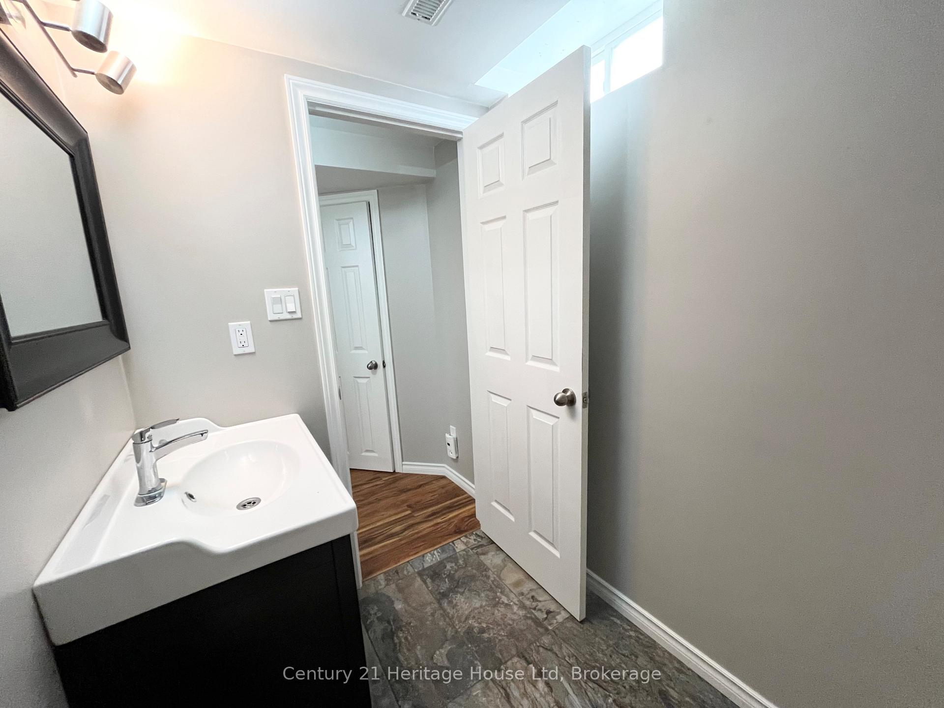 Photo 20 of 375 West Acres Drive, Guelph, Willow West/Sugarbush/West Acres — HOMEH