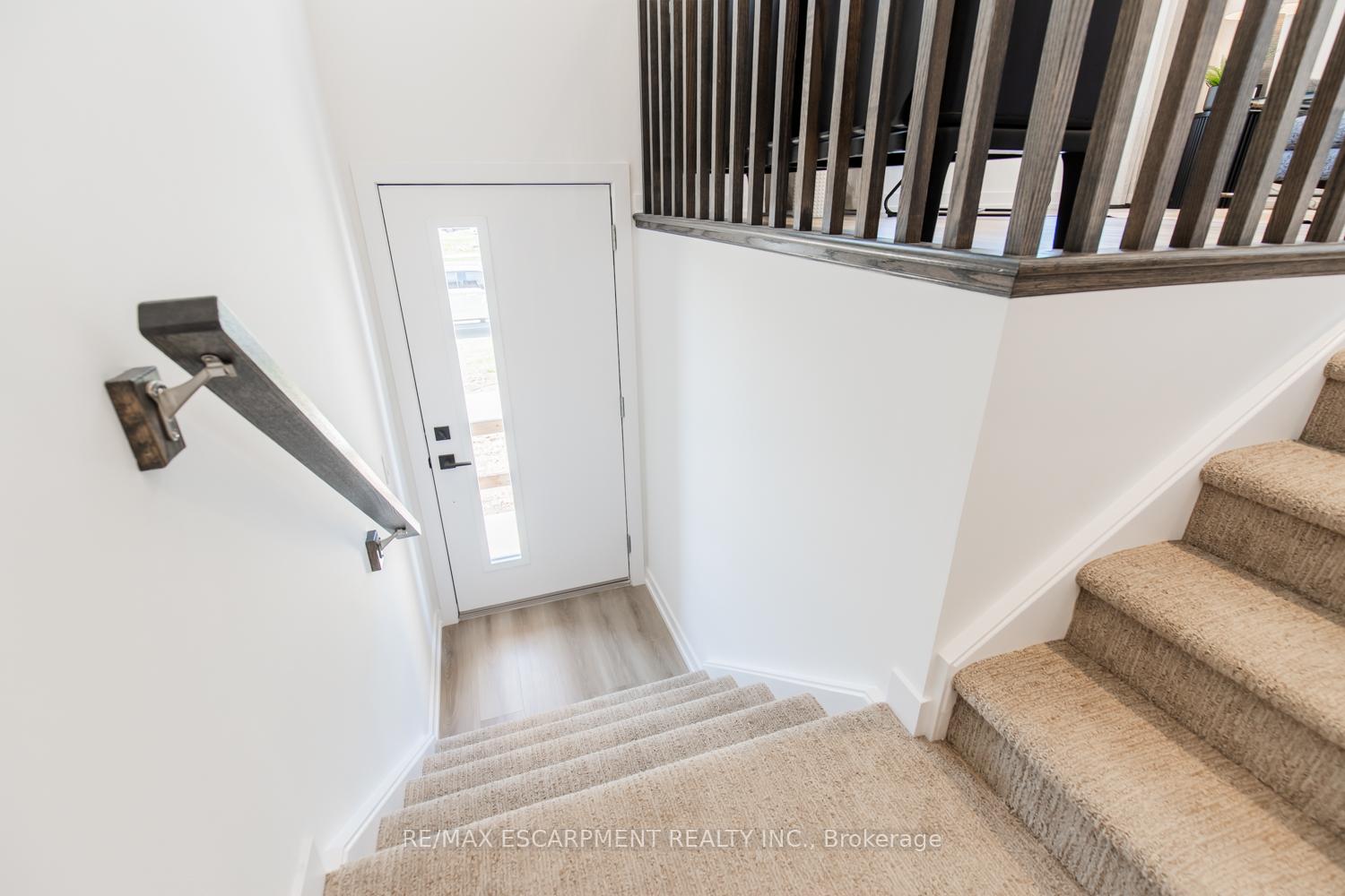 Photo 2 of Unit 13, 70 Kenesky Drive, Hamilton, Waterdown — HOMEH