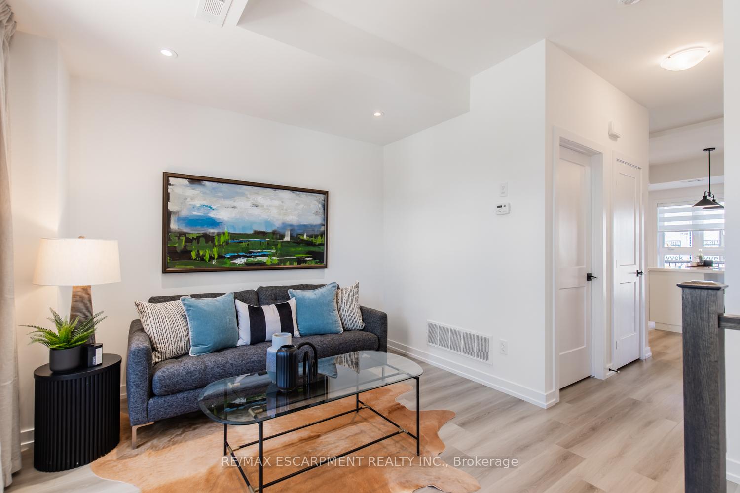 Photo 5 of Unit 13, 70 Kenesky Drive, Hamilton, Waterdown — HOMEH