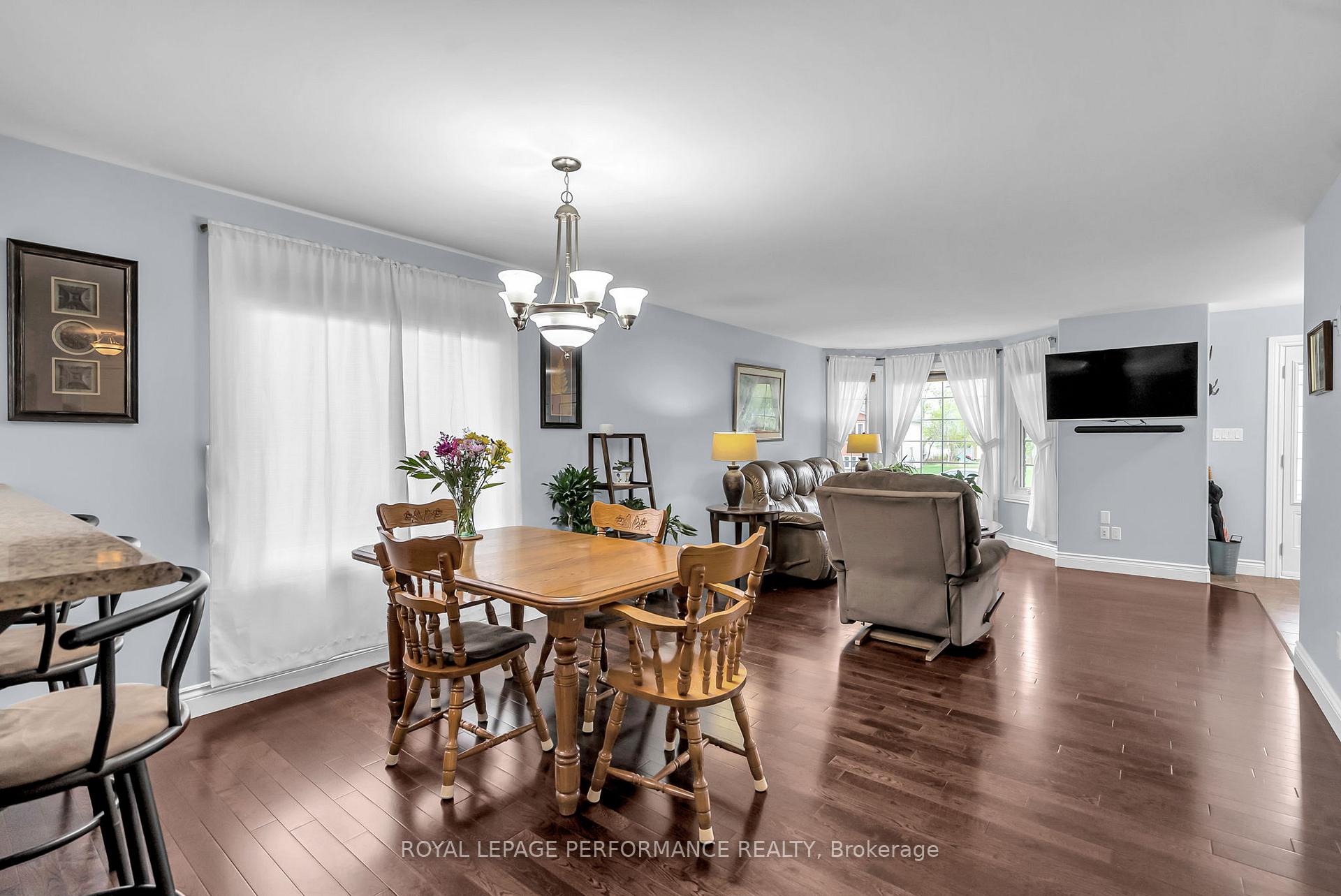 Photo 9 of 1631 Morris Street, Cornwall — HOMEH
