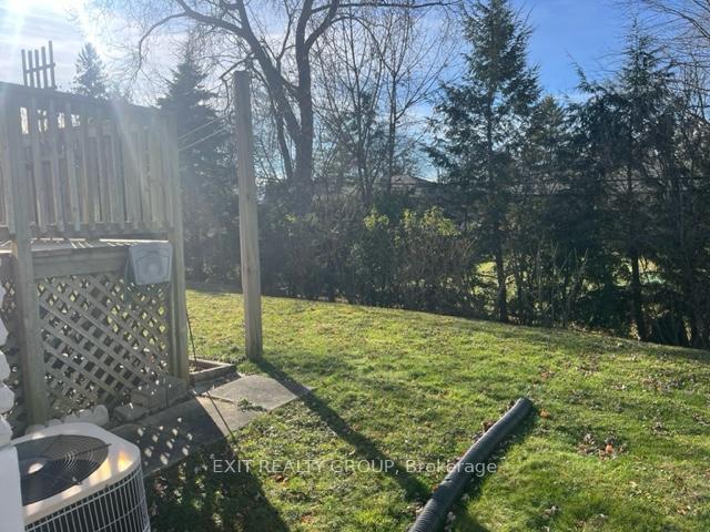Photo 6 of 18 Diamond Crescent, Belleville, Belleville Ward — HOMEH