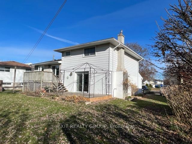 Photo 8 of 18 Diamond Crescent, Belleville, Belleville Ward — HOMEH