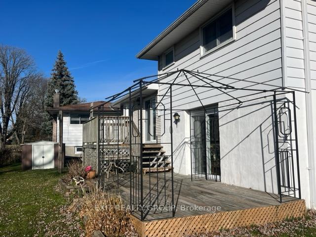 Photo 9 of 18 Diamond Crescent, Belleville, Belleville Ward — HOMEH