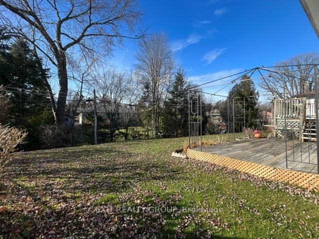 Photo 11 of 18 Diamond Crescent, Belleville, Belleville Ward — HOMEH