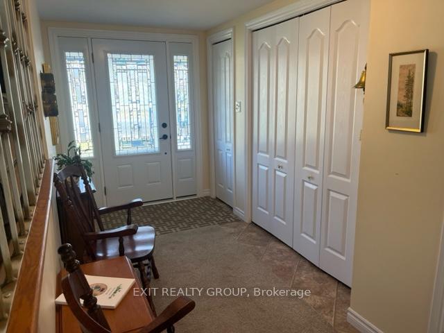 Photo 12 of 18 Diamond Crescent, Belleville, Belleville Ward — HOMEH