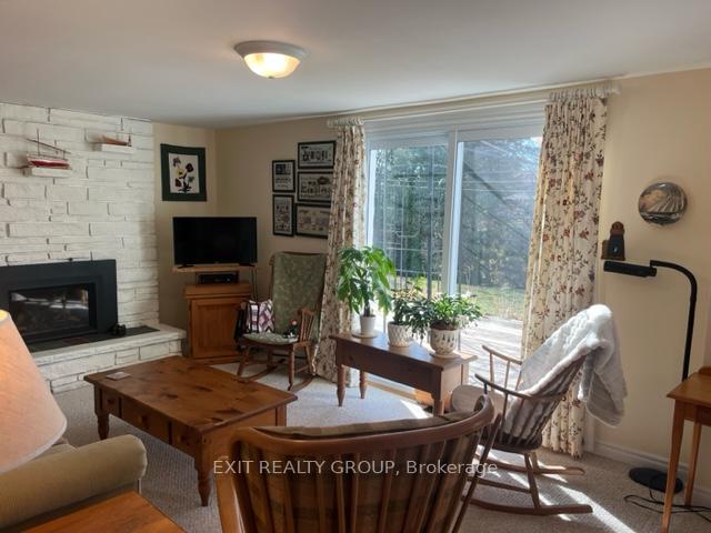 Photo 16 of 18 Diamond Crescent, Belleville, Belleville Ward — HOMEH