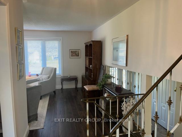 Photo 20 of 18 Diamond Crescent, Belleville, Belleville Ward — HOMEH