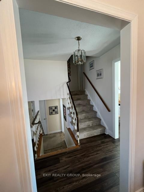 Photo 32 of 18 Diamond Crescent, Belleville, Belleville Ward — HOMEH