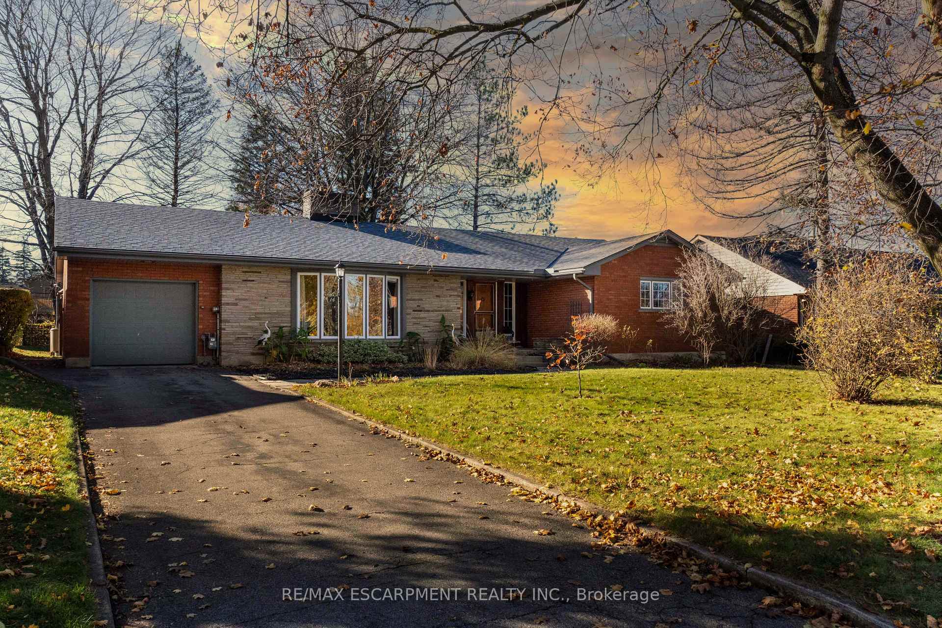 Photo 1 of 14 Horace Drive, Brant, Paris — HOMEH
