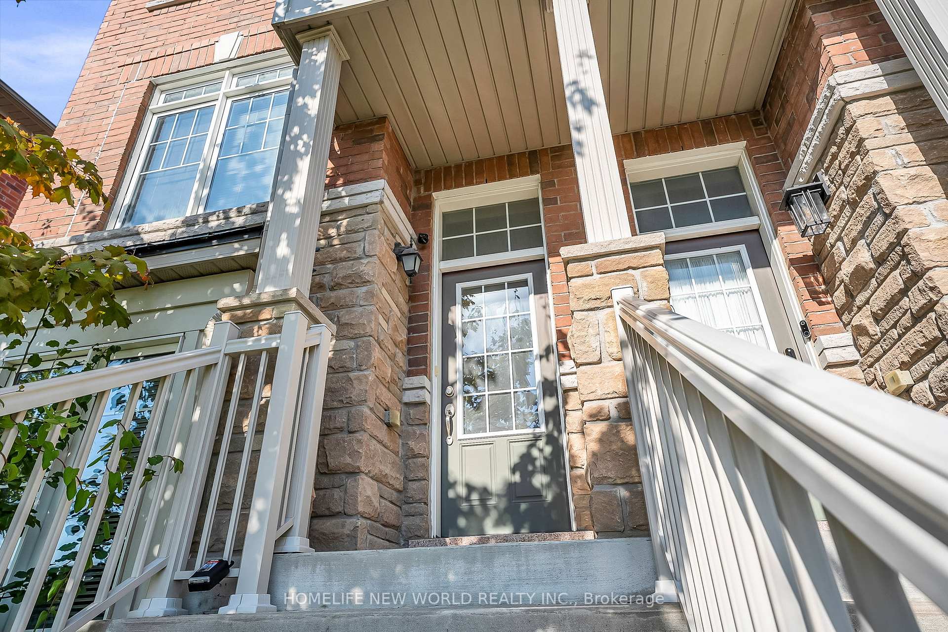 Photo 2 of 193 Dundas Way, Markham, Greensborough — HOMEH