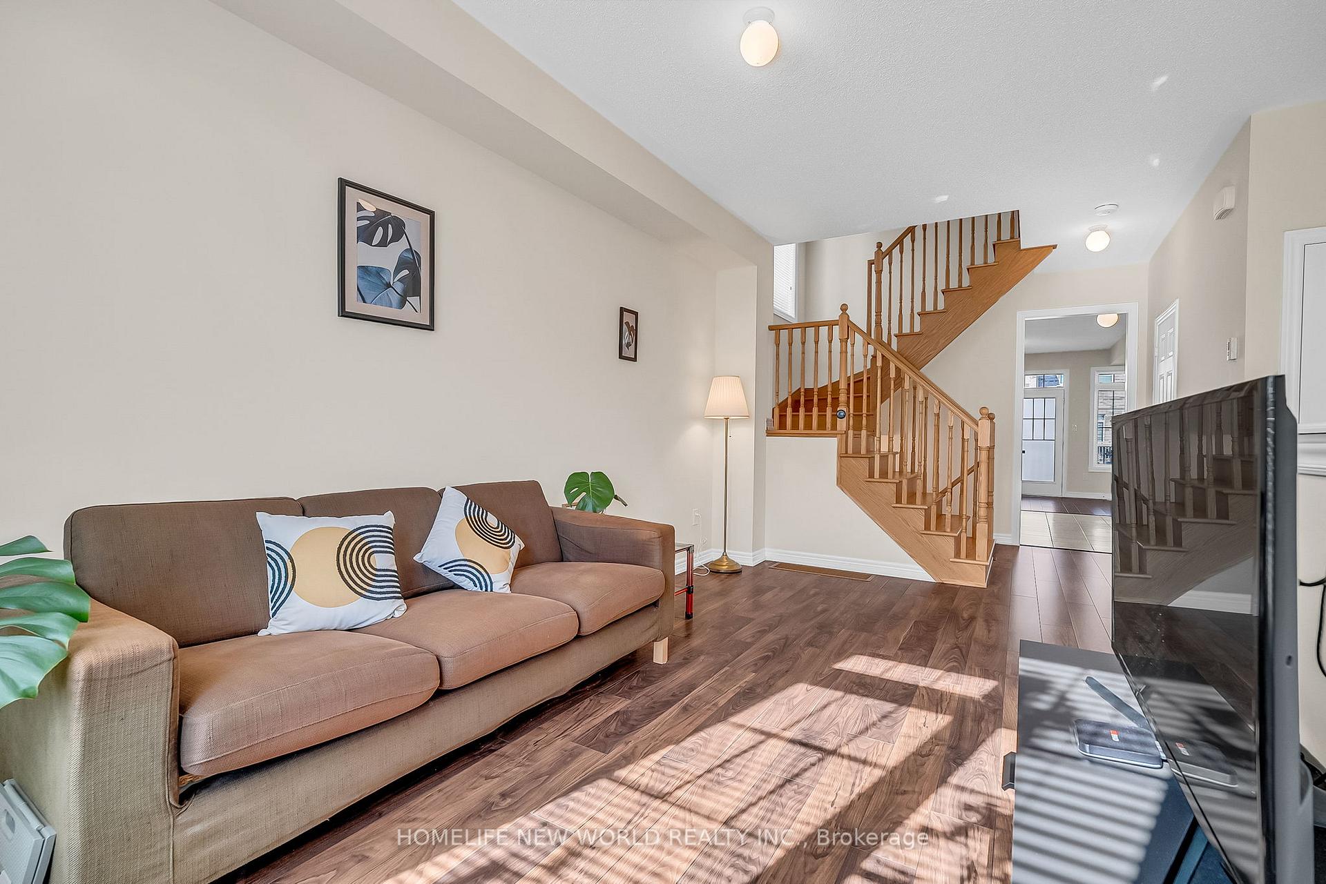 Photo 5 of 193 Dundas Way, Markham, Greensborough — HOMEH