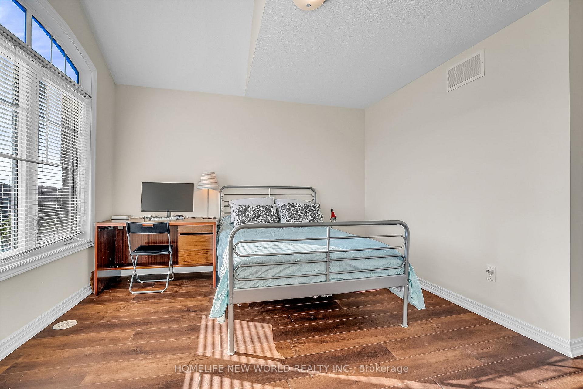 Photo 15 of 193 Dundas Way, Markham, Greensborough — HOMEH