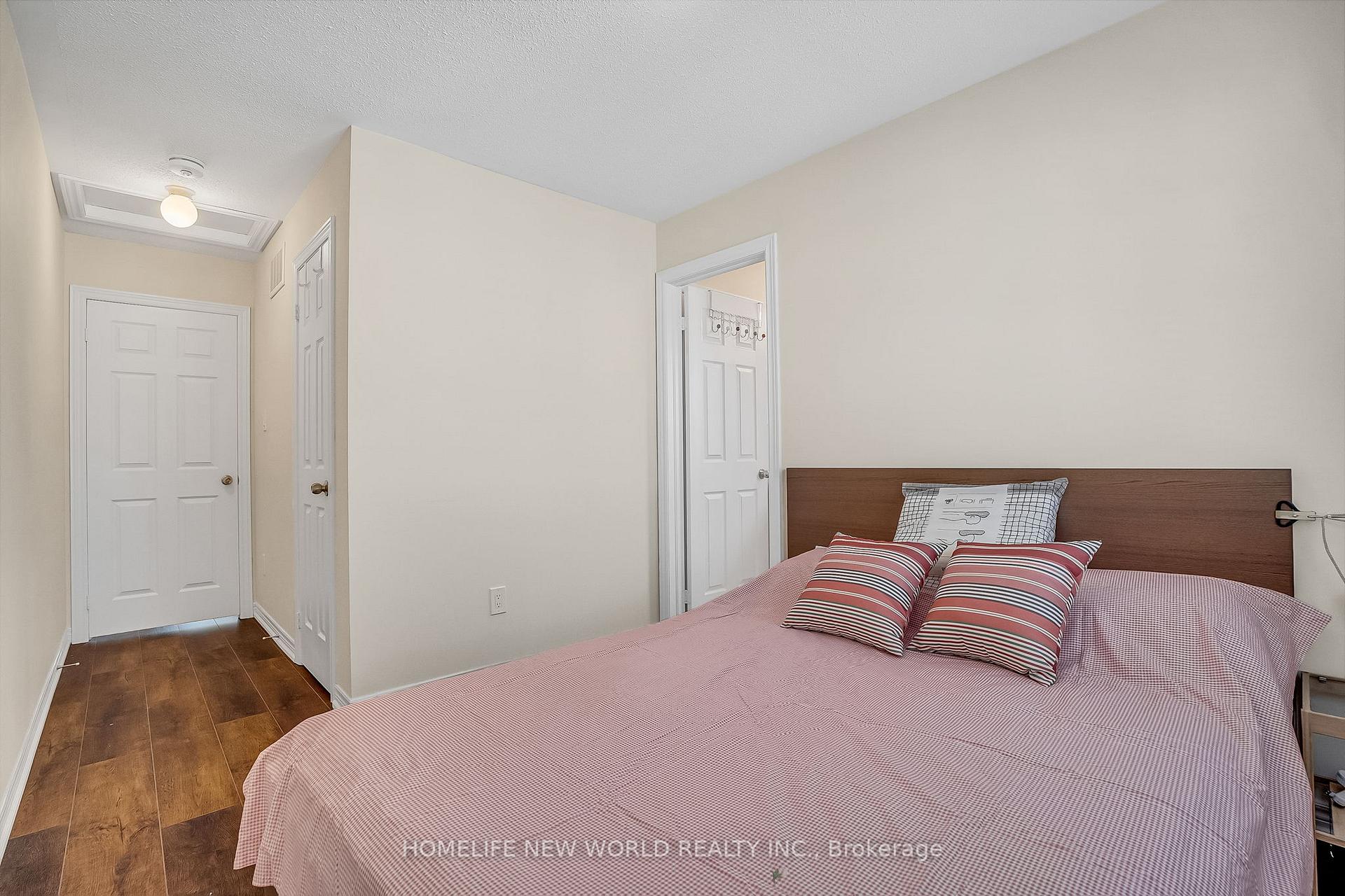 Photo 19 of 193 Dundas Way, Markham, Greensborough — HOMEH