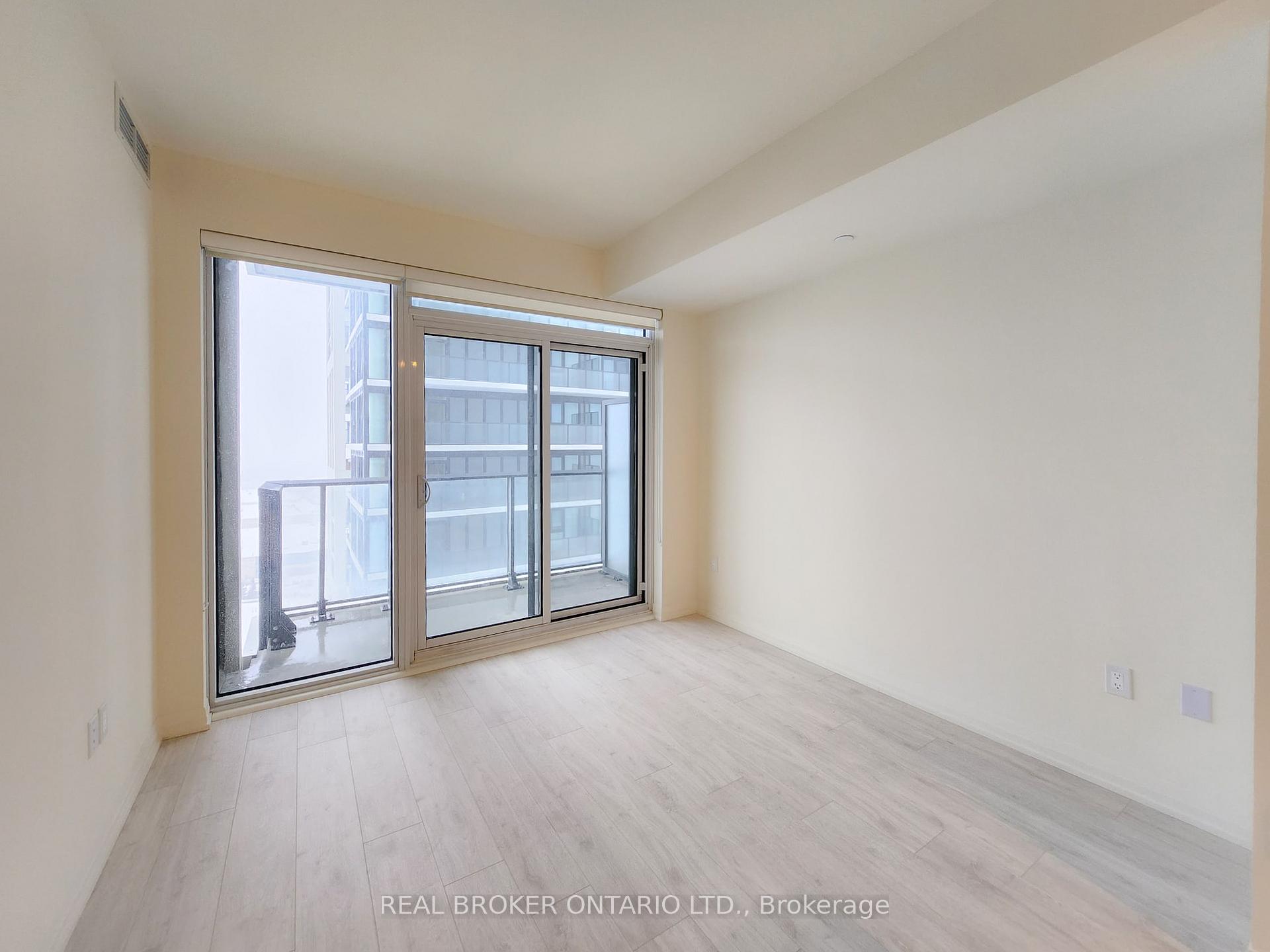 Photo 4 of Unit 1825, 9000 Jane Street, Vaughan, Concord — HOMEH