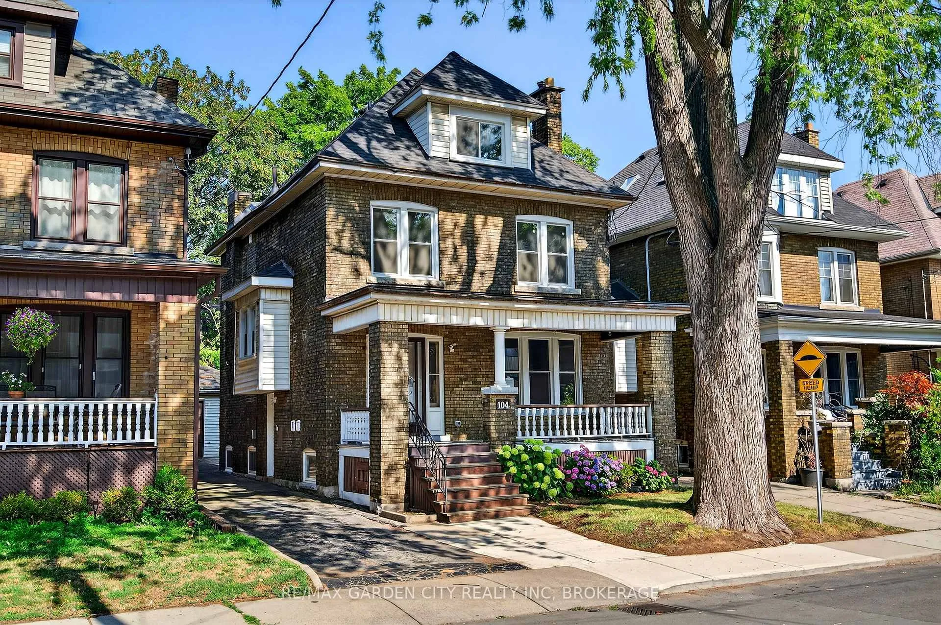 Front of Unit MAIN, 104 Carrick Avenue