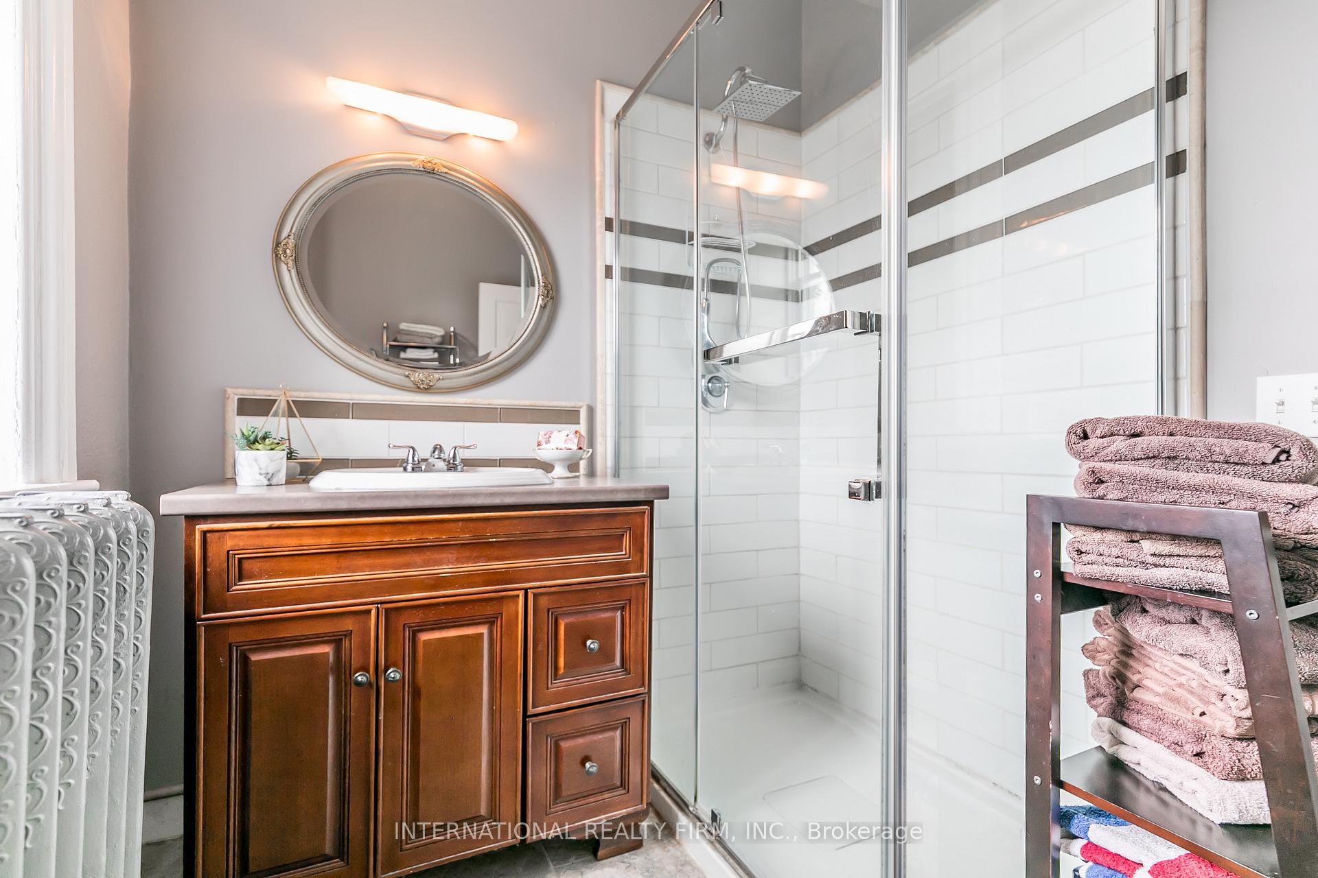 Photo 32 of Unit Upper Unit, 261 Smith Street, Wellington North, Arthur — HOMEH