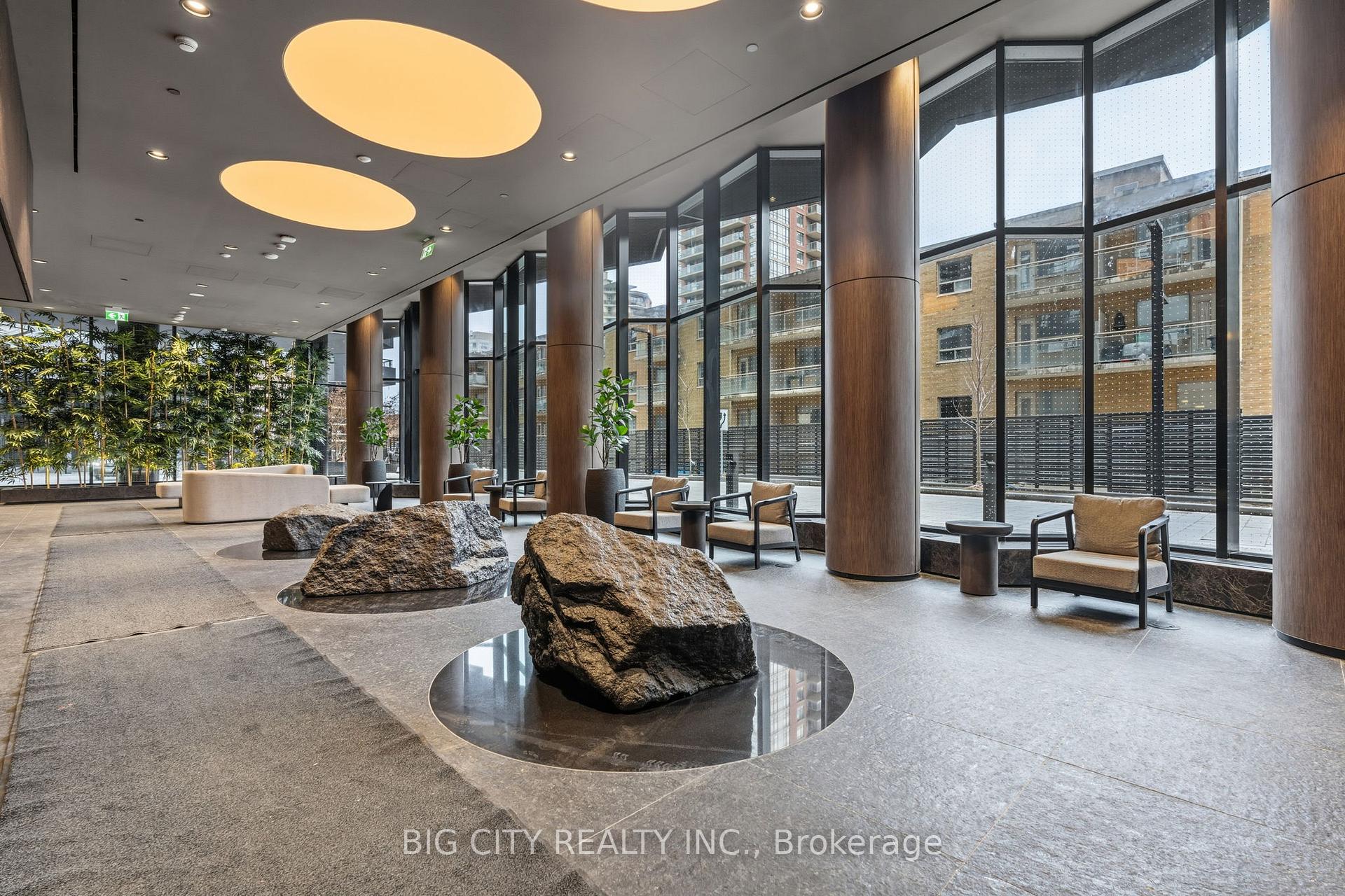 Photo 2 of Unit 2112, 110 Broadway Avenue, Toronto, Mount Pleasant West — HOMEH