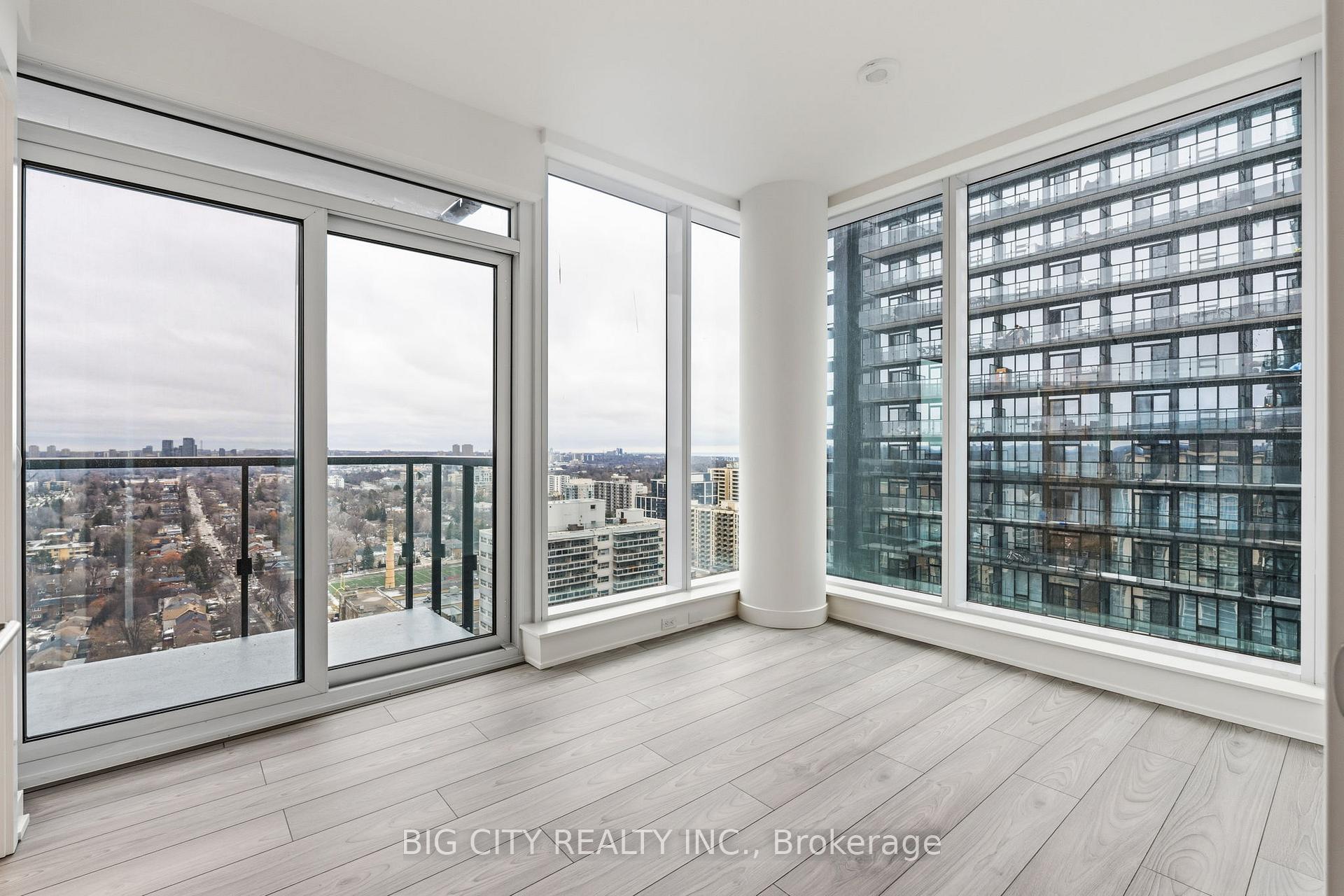 Photo 3 of Unit 2112, 110 Broadway Avenue, Toronto, Mount Pleasant West — HOMEH