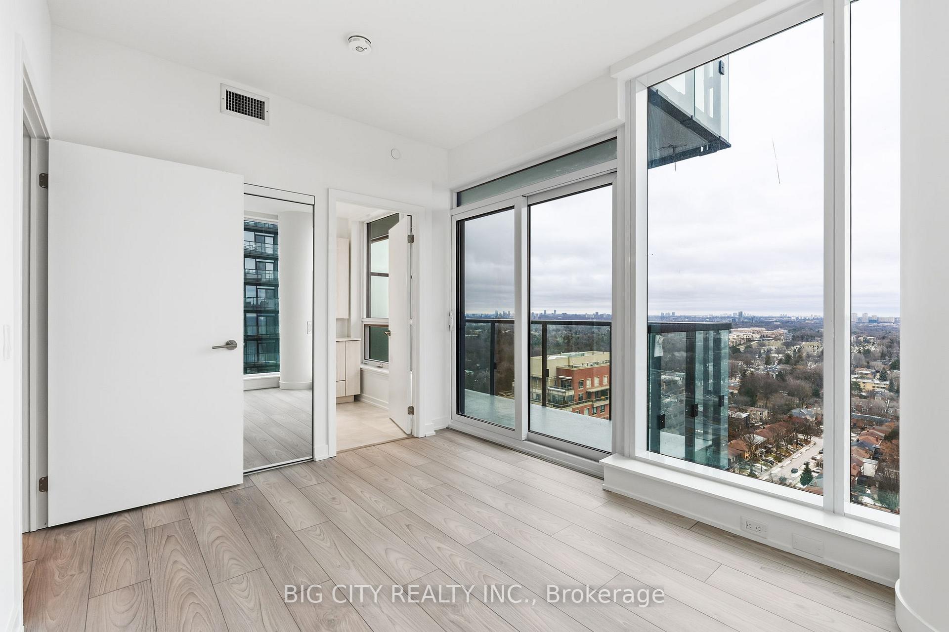 Photo 4 of Unit 2112, 110 Broadway Avenue, Toronto, Mount Pleasant West — HOMEH