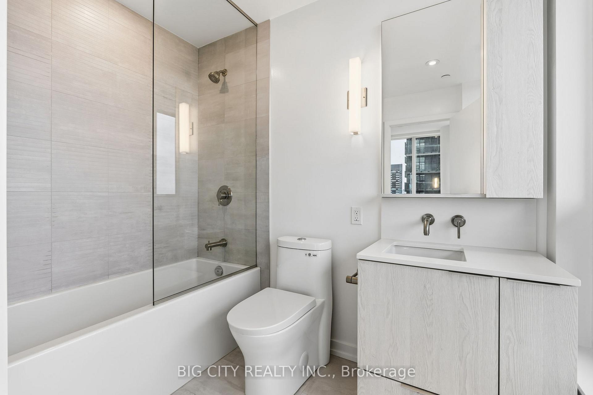 Photo 6 of Unit 2112, 110 Broadway Avenue, Toronto, Mount Pleasant West — HOMEH