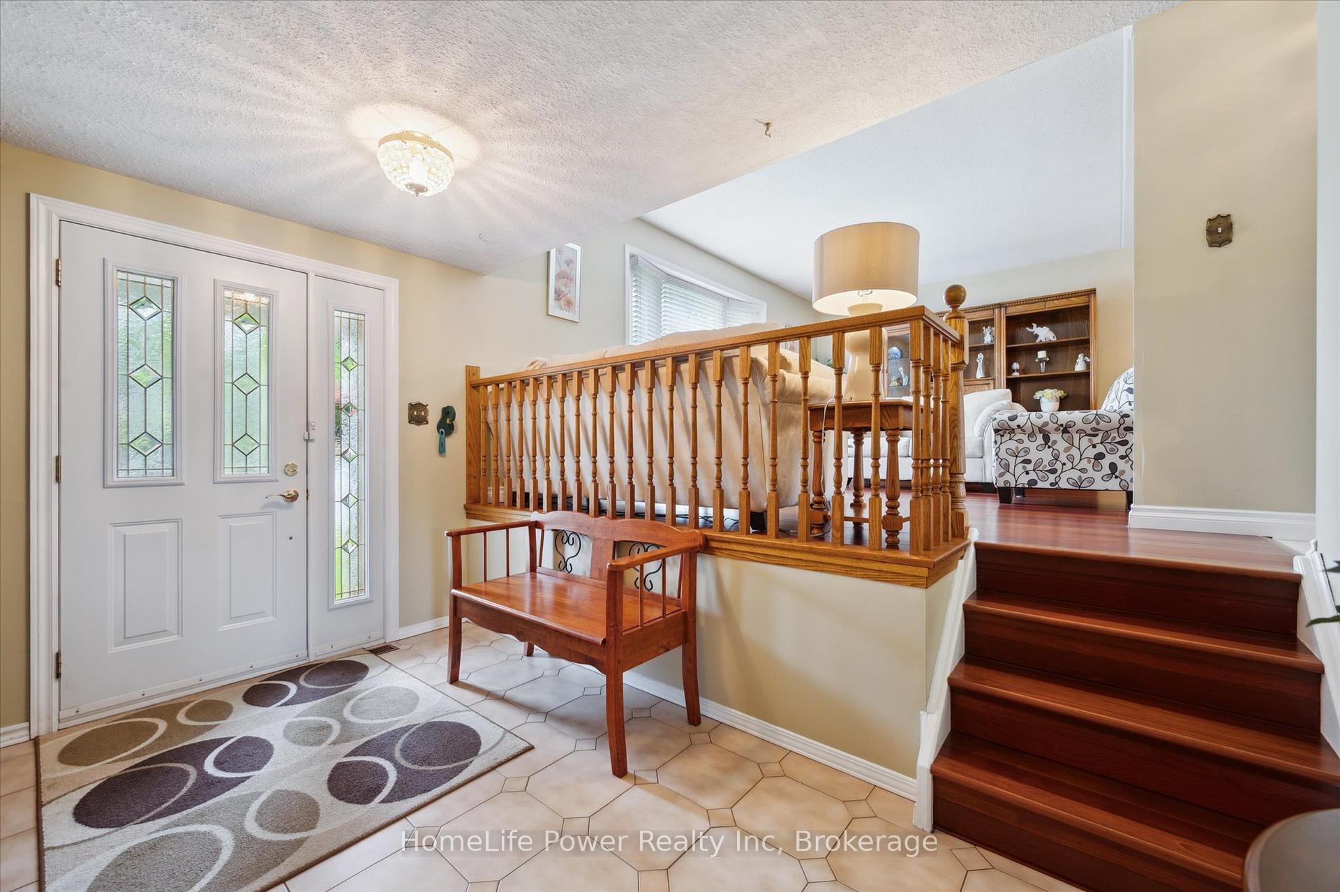 Photo 4 of 36 Sanderson Drive, Guelph, Willow West/Sugarbush/West Acres — HOMEH
