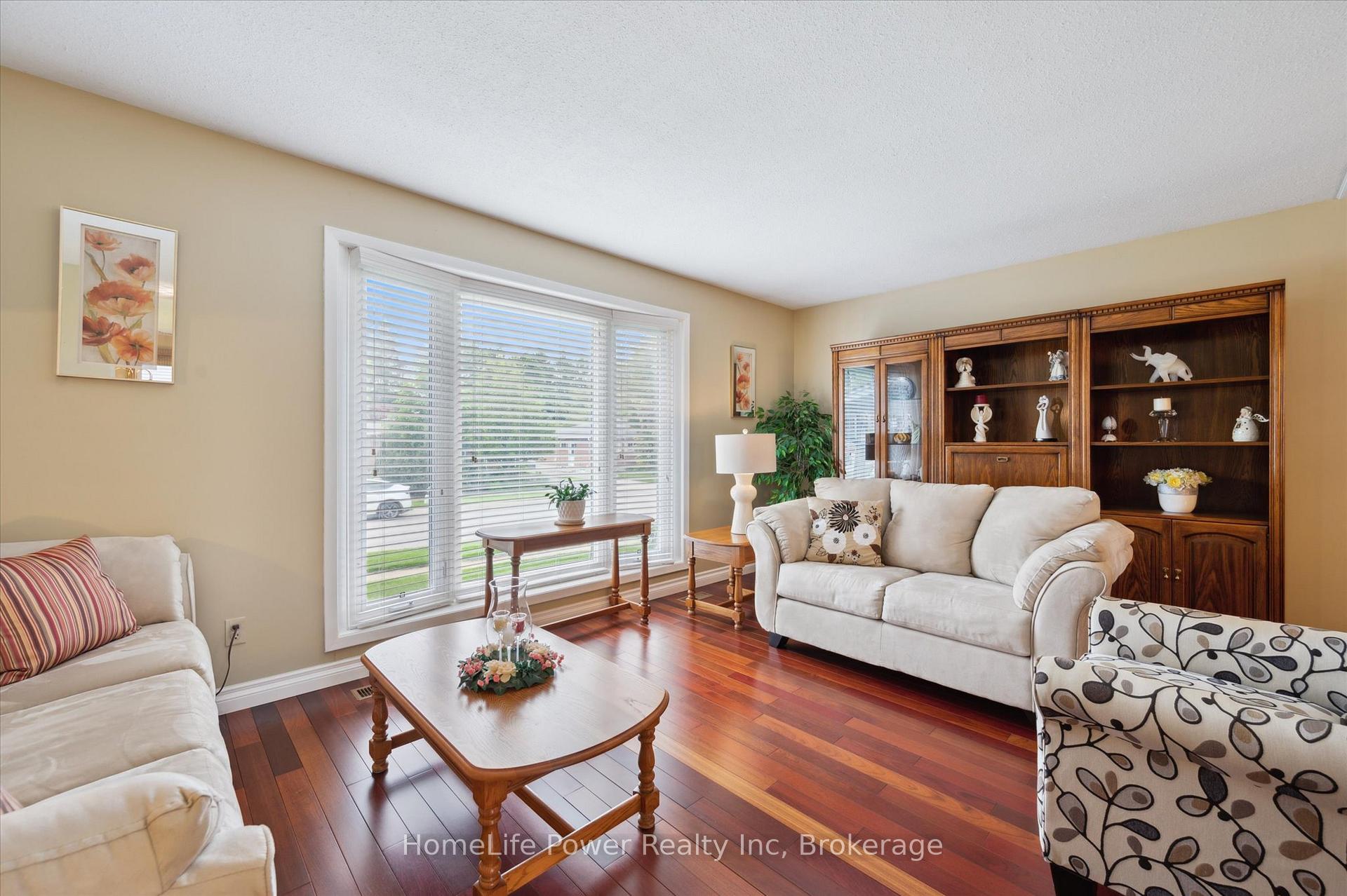 Photo 6 of 36 Sanderson Drive, Guelph, Willow West/Sugarbush/West Acres — HOMEH