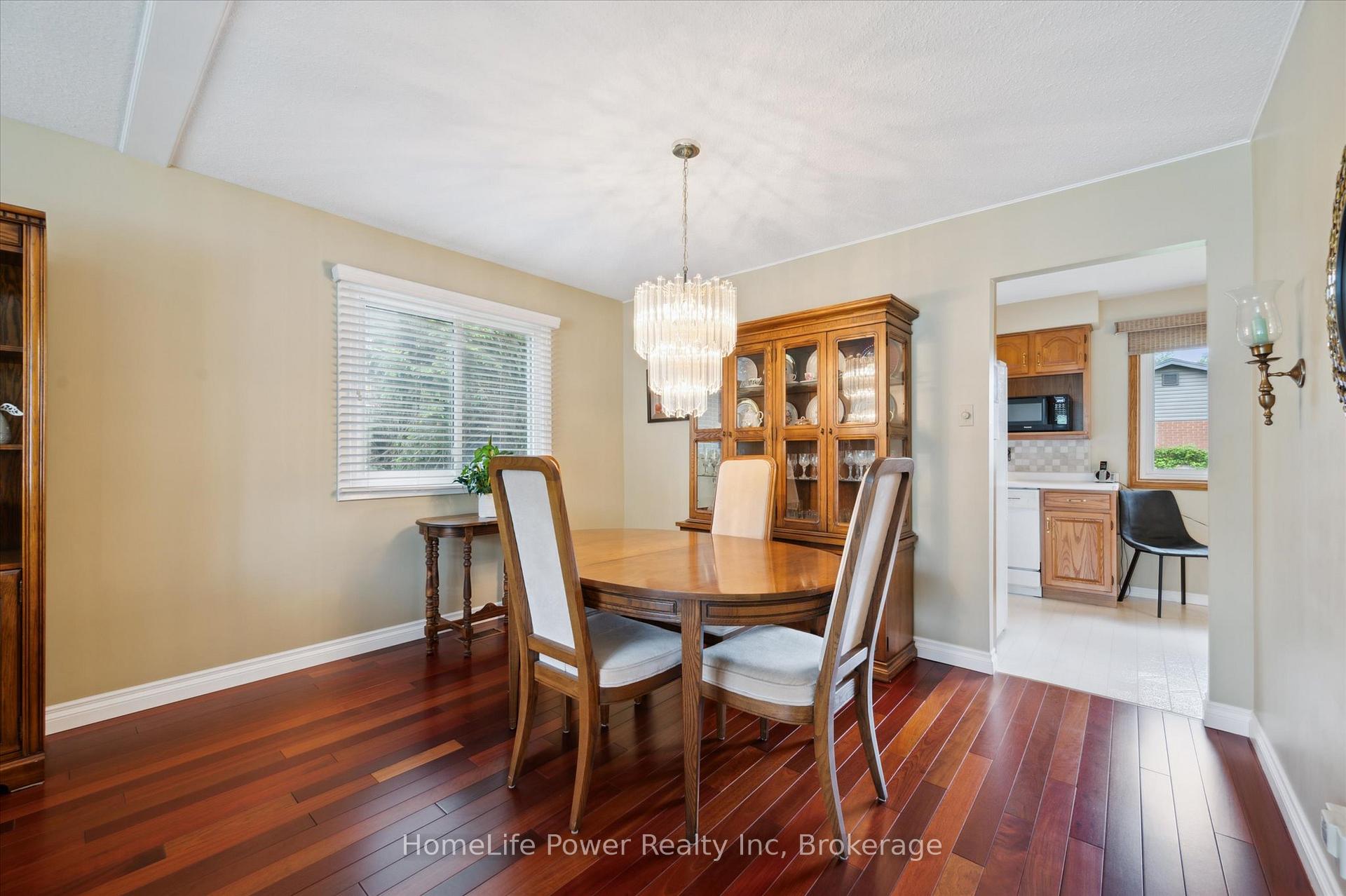 Photo 7 of 36 Sanderson Drive, Guelph, Willow West/Sugarbush/West Acres — HOMEH