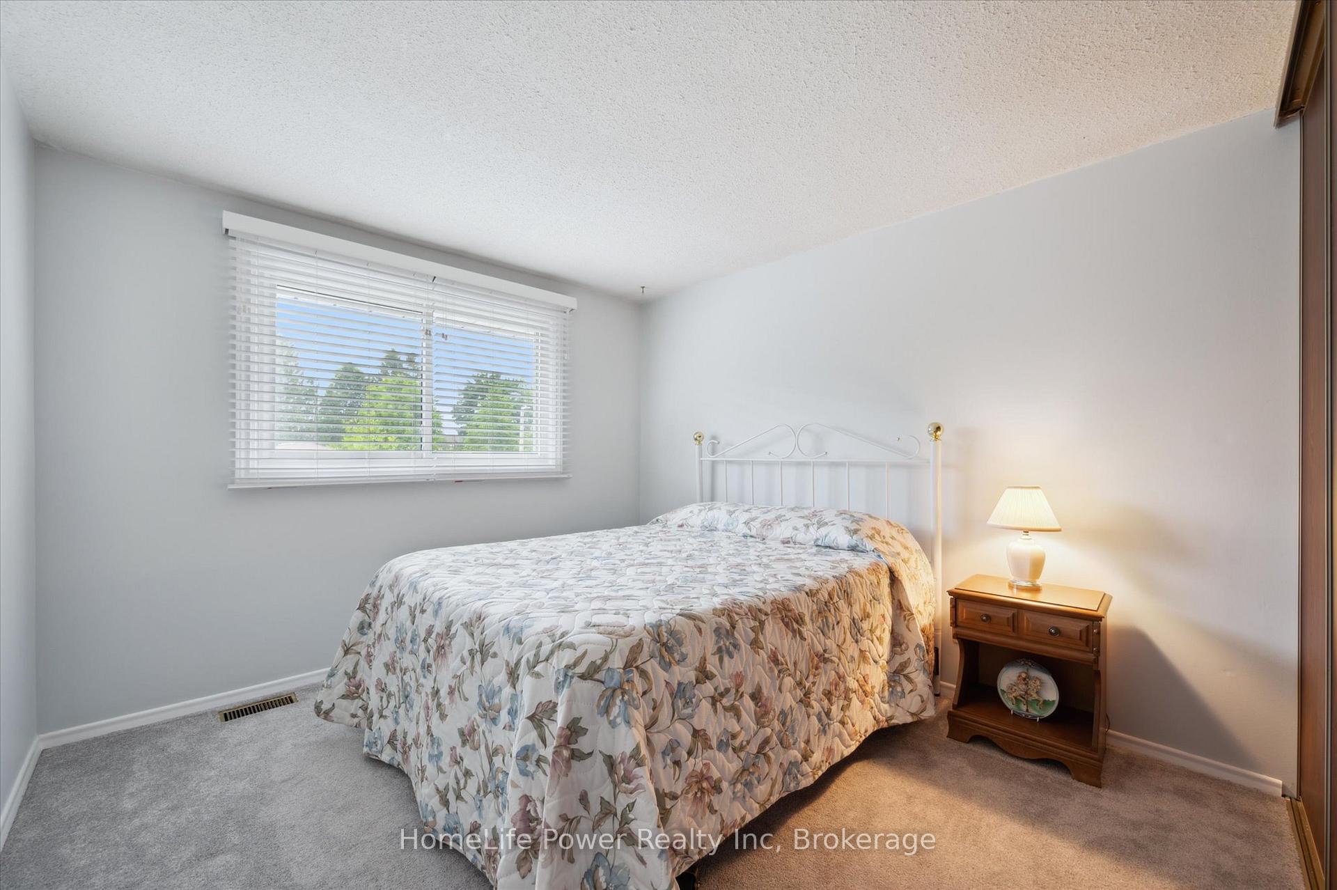 Photo 17 of 36 Sanderson Drive, Guelph, Willow West/Sugarbush/West Acres — HOMEH