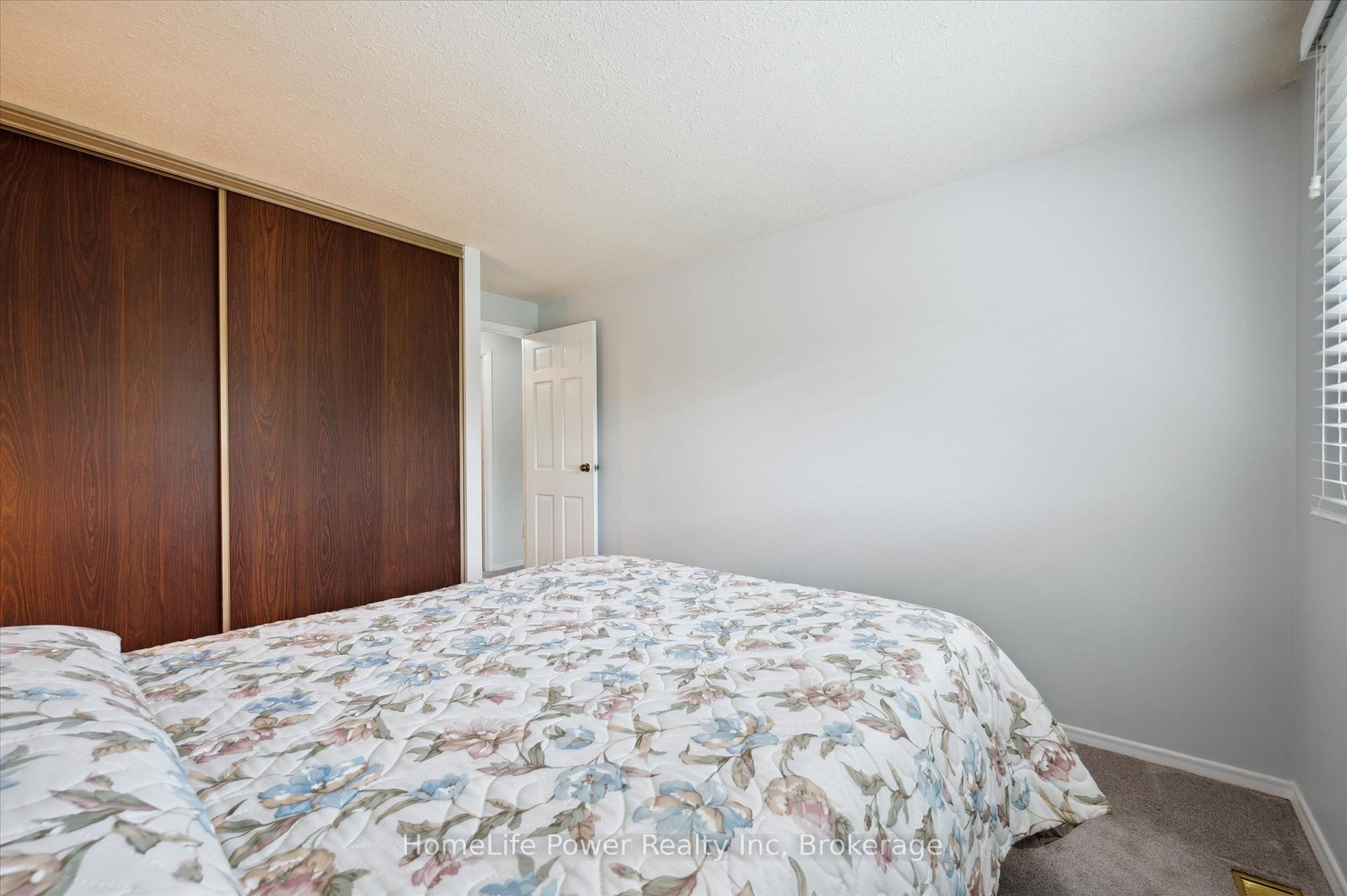 Photo 18 of 36 Sanderson Drive, Guelph, Willow West/Sugarbush/West Acres — HOMEH