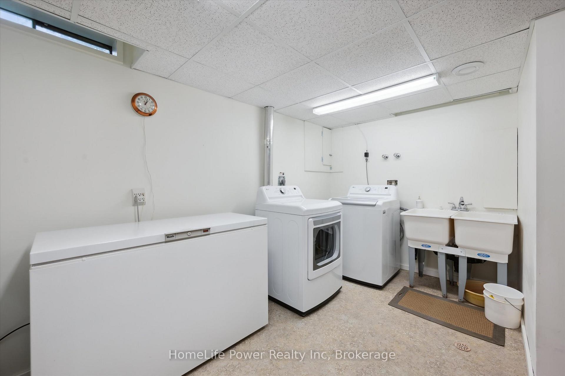 Photo 28 of 36 Sanderson Drive, Guelph, Willow West/Sugarbush/West Acres — HOMEH