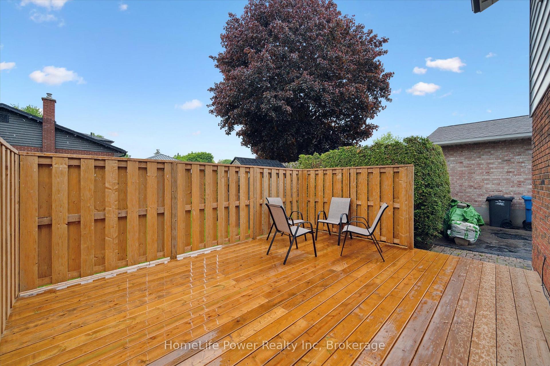Photo 30 of 36 Sanderson Drive, Guelph, Willow West/Sugarbush/West Acres — HOMEH