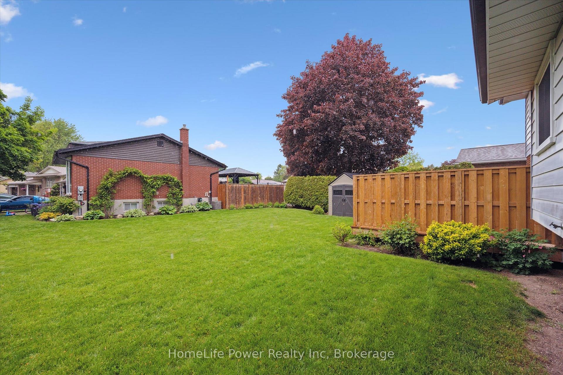 Photo 34 of 36 Sanderson Drive, Guelph, Willow West/Sugarbush/West Acres — HOMEH