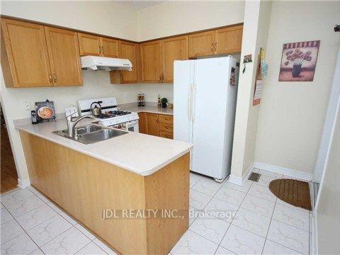 Photo 2 of 1919 Bur Oak Avenue, Markham, Greensborough — HOMEH