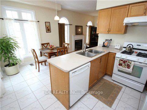 Photo 3 of 1919 Bur Oak Avenue, Markham, Greensborough — HOMEH