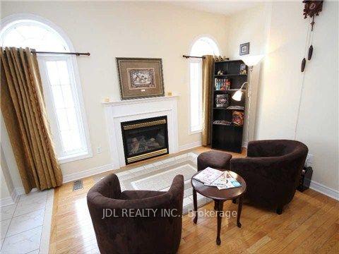 Photo 6 of 1919 Bur Oak Avenue, Markham, Greensborough — HOMEH