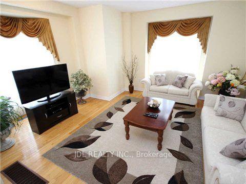 Photo 8 of 1919 Bur Oak Avenue, Markham, Greensborough — HOMEH