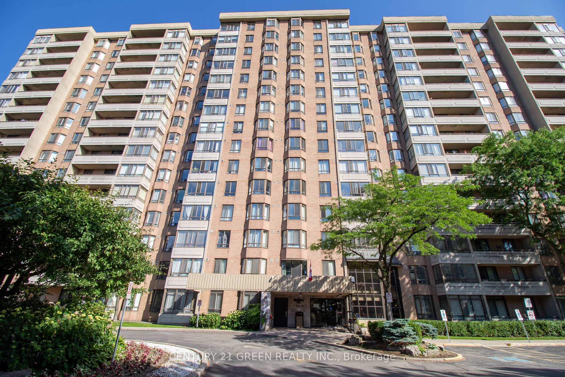 Front of Unit 706, 5 Lisa Street
