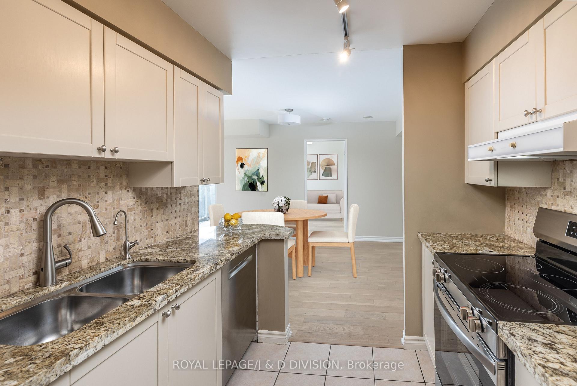 Photo 5 of Unit 805, 253 Merton Street, Toronto, Mount Pleasant West — HOMEH