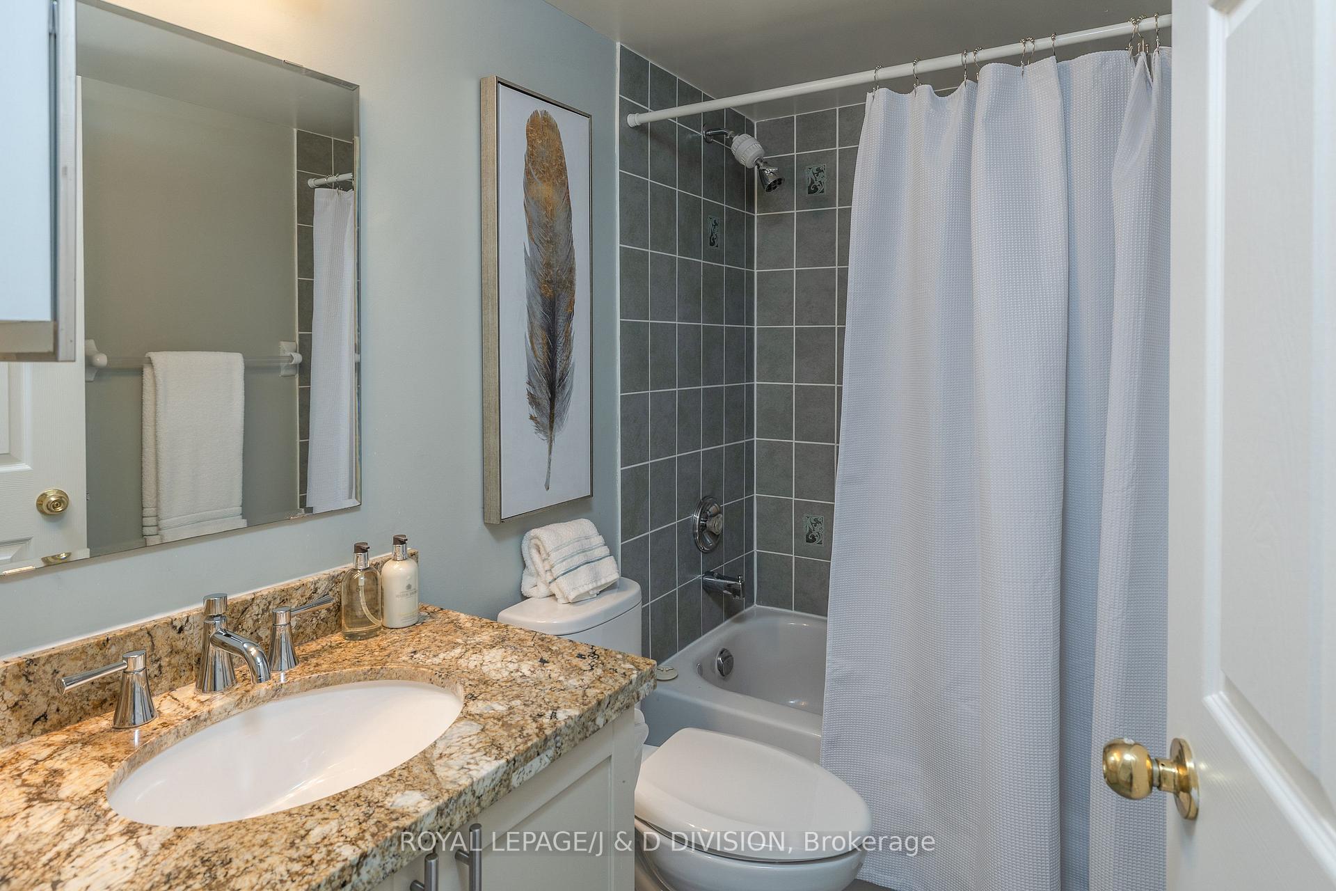 Photo 13 of Unit 805, 253 Merton Street, Toronto, Mount Pleasant West — HOMEH