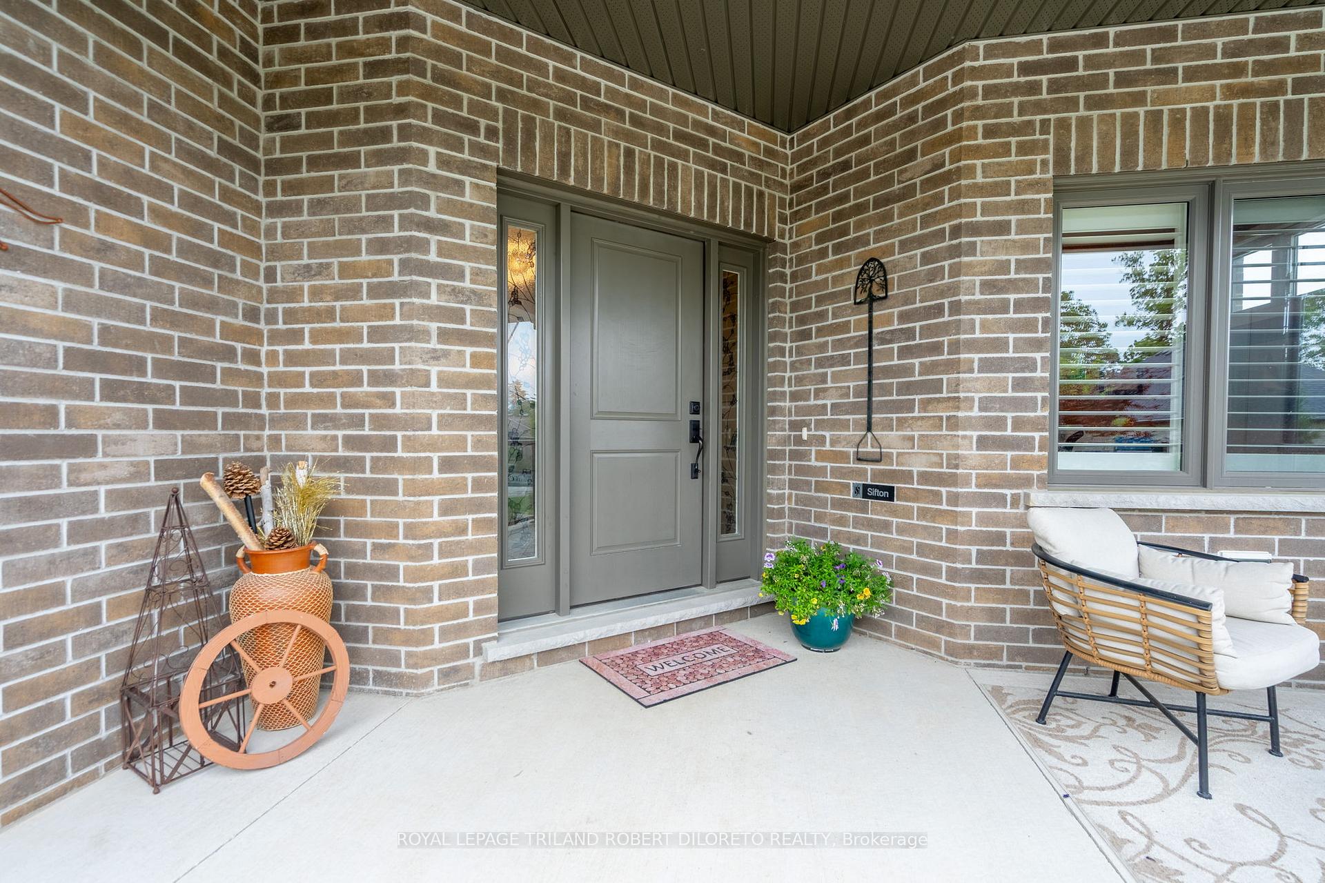 Photo 3 of 1608 Ed Ervasti Lane, London, South A — HOMEH