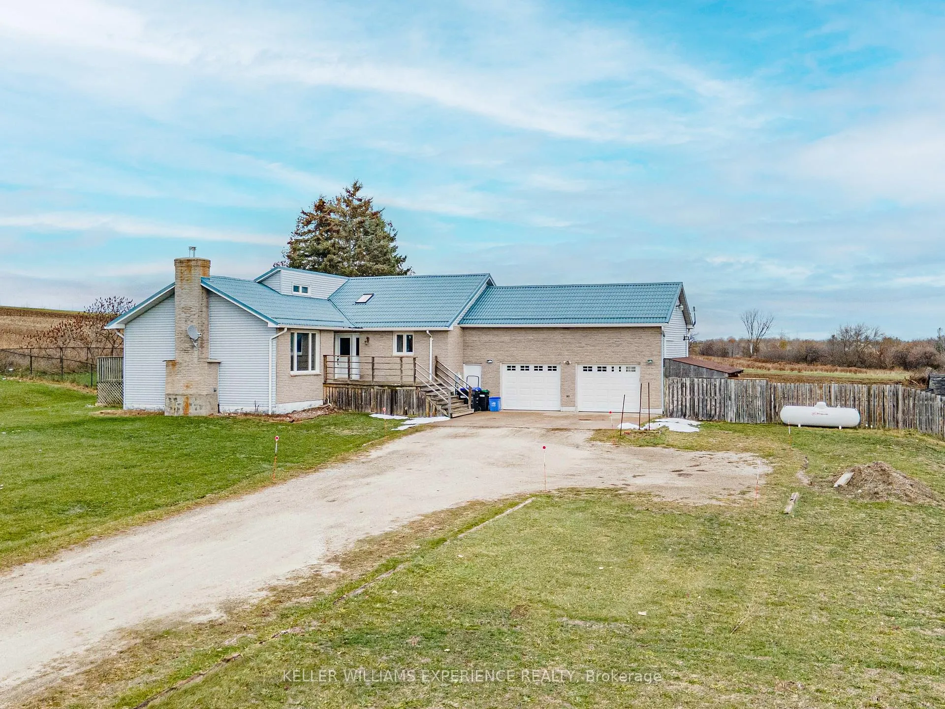 Photo 3 of 2717 3/4 Sunnidale Side Road, Clearview, Rural Clearview — HOMEH