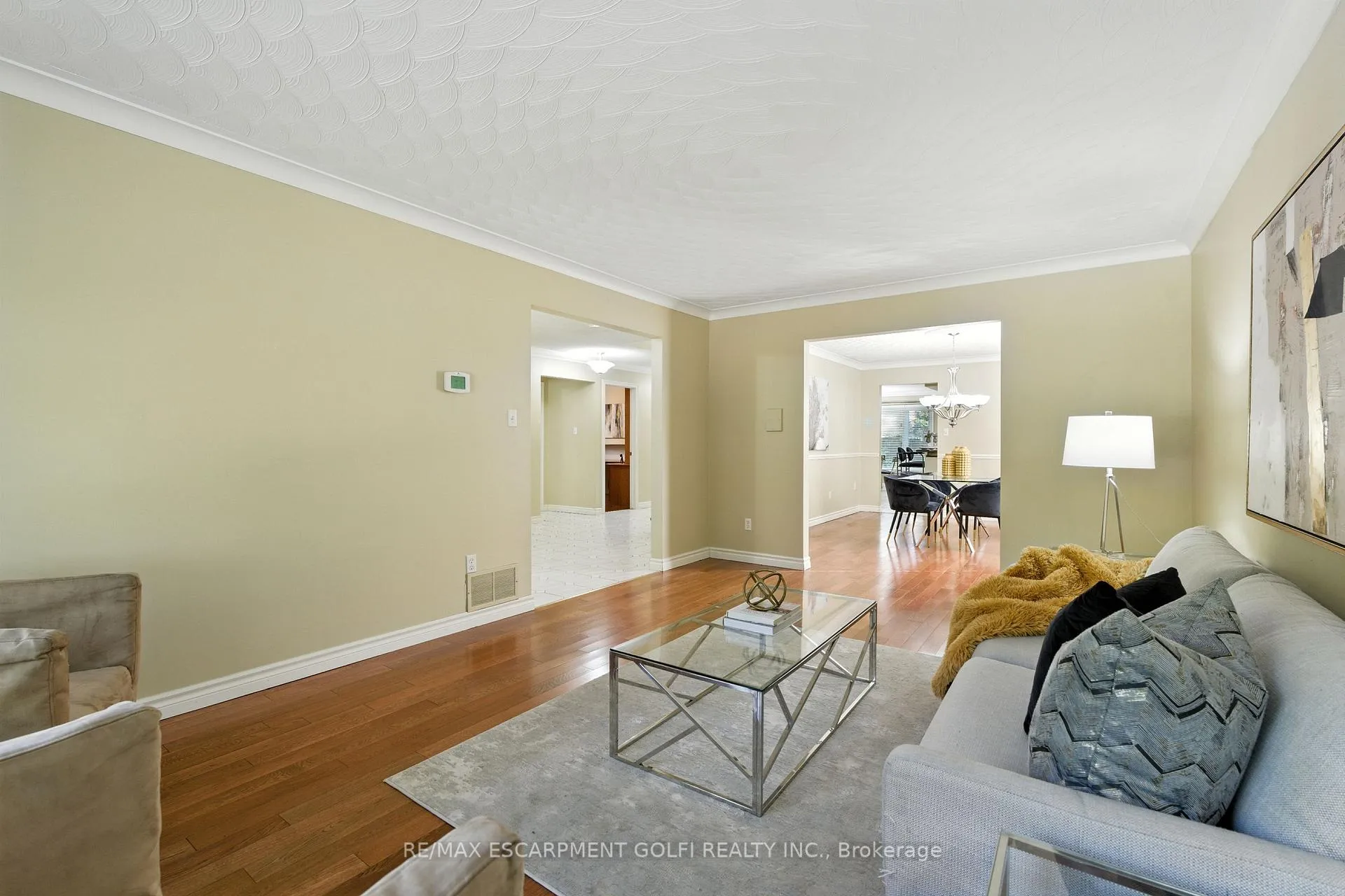 Photo 8 of 6 Renata Court, Hamilton, Cootes Paradise — HOMEH