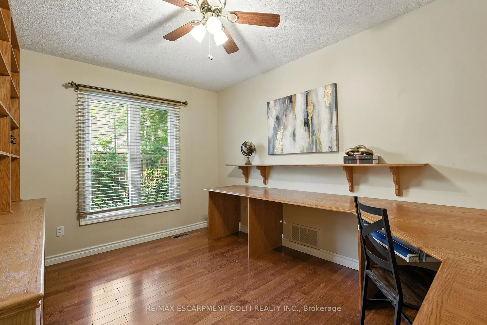 Photo 9 of 6 Renata Court, Hamilton, Cootes Paradise — HOMEH