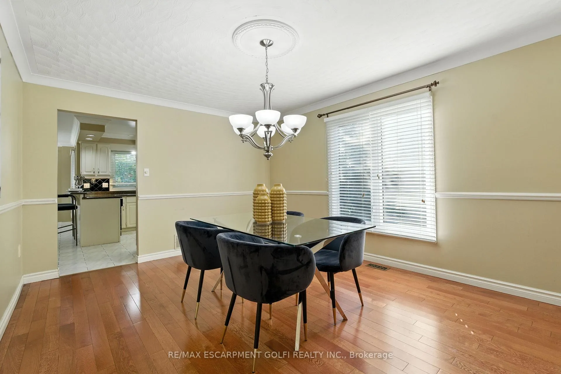 Photo 11 of 6 Renata Court, Hamilton, Cootes Paradise — HOMEH