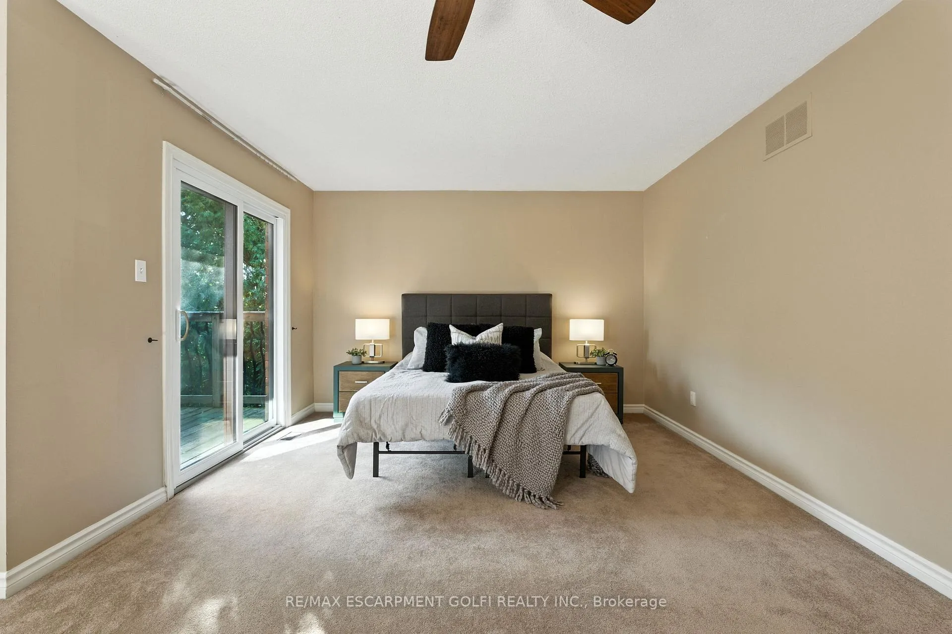 Photo 27 of 6 Renata Court, Hamilton, Cootes Paradise — HOMEH