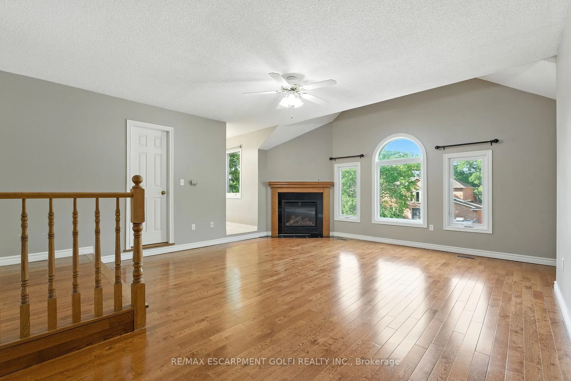 Photo 32 of 6 Renata Court, Hamilton, Cootes Paradise — HOMEH