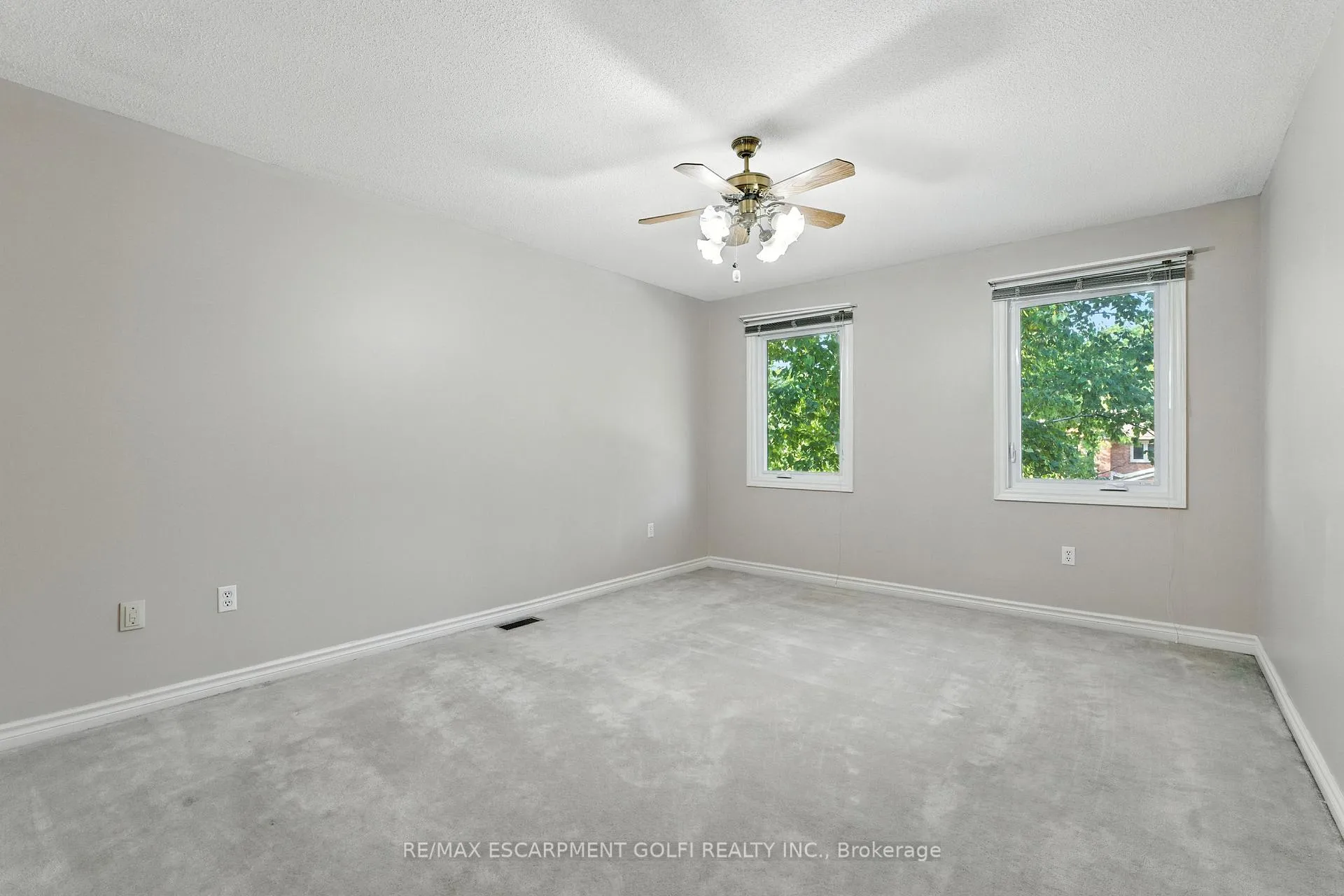 Photo 37 of 6 Renata Court, Hamilton, Cootes Paradise — HOMEH