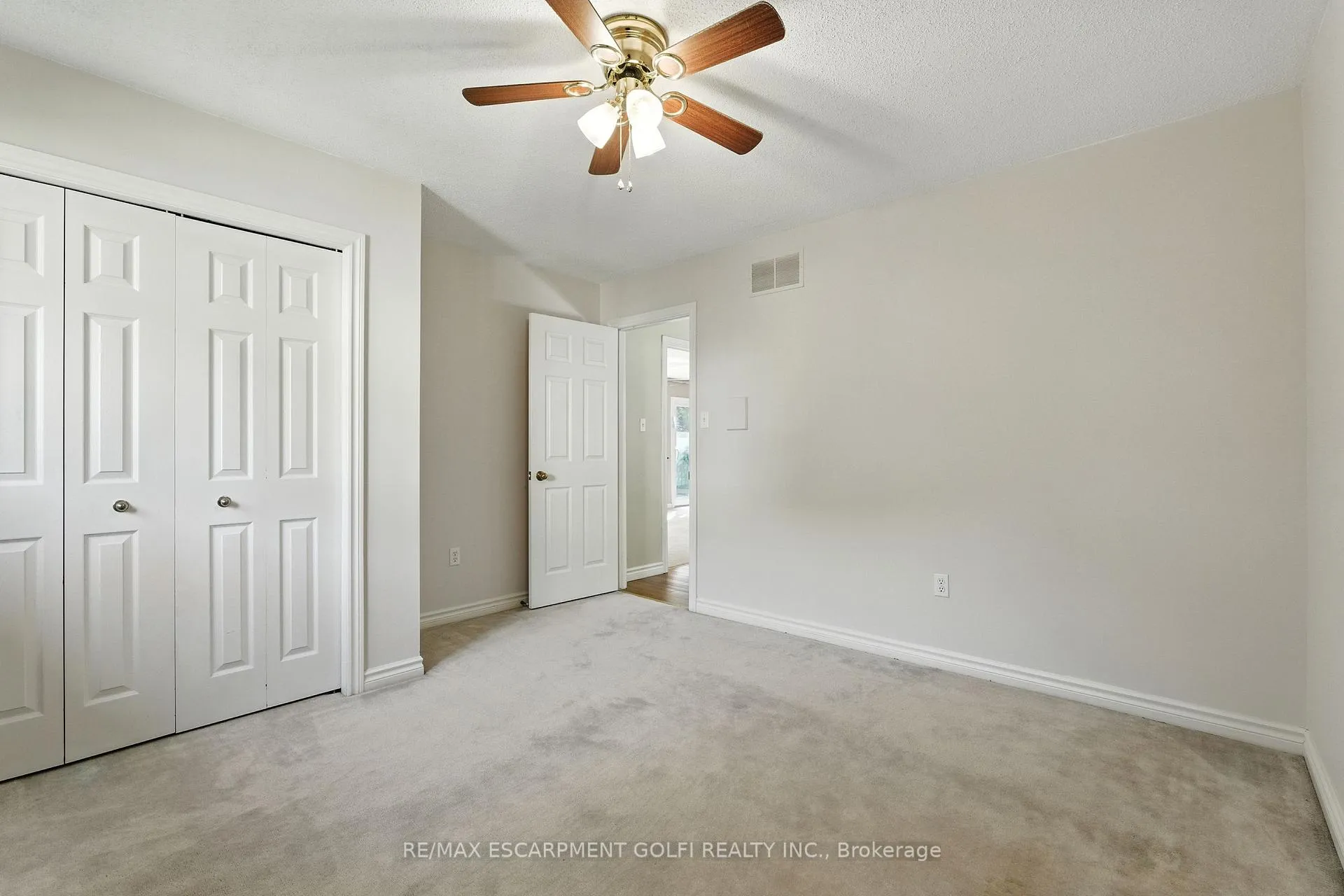 Photo 40 of 6 Renata Court, Hamilton, Cootes Paradise — HOMEH