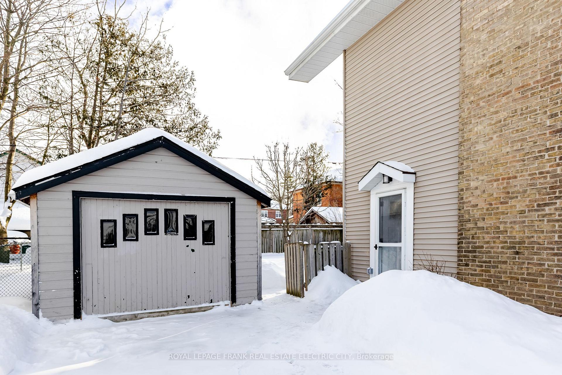 Photo 4 of 577 Walnut Street, Peterborough, Town Ward 3 — HOMEH